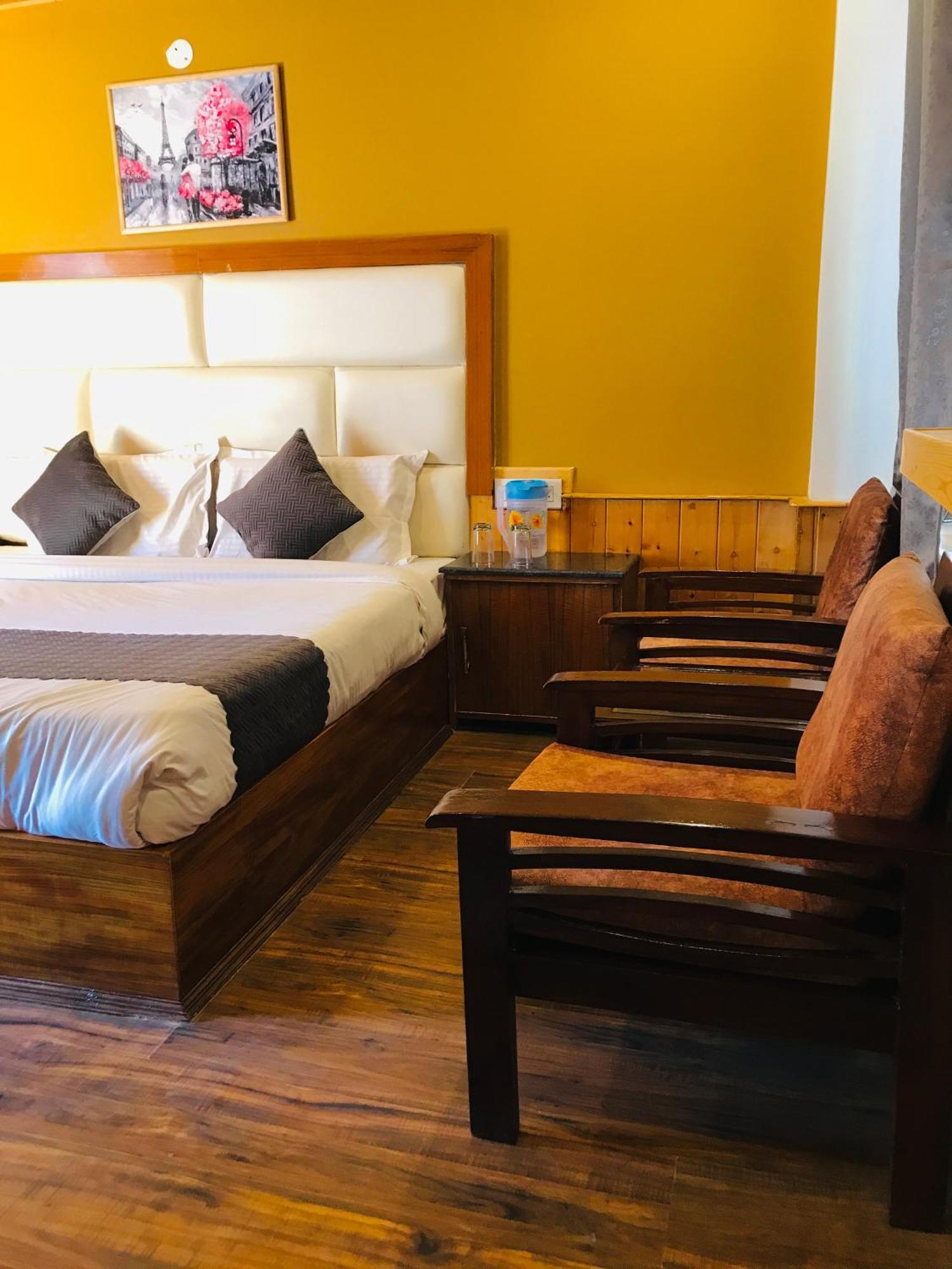 The Avenue Hotel , Manali A River Side Hotel Екстер'єр фото
