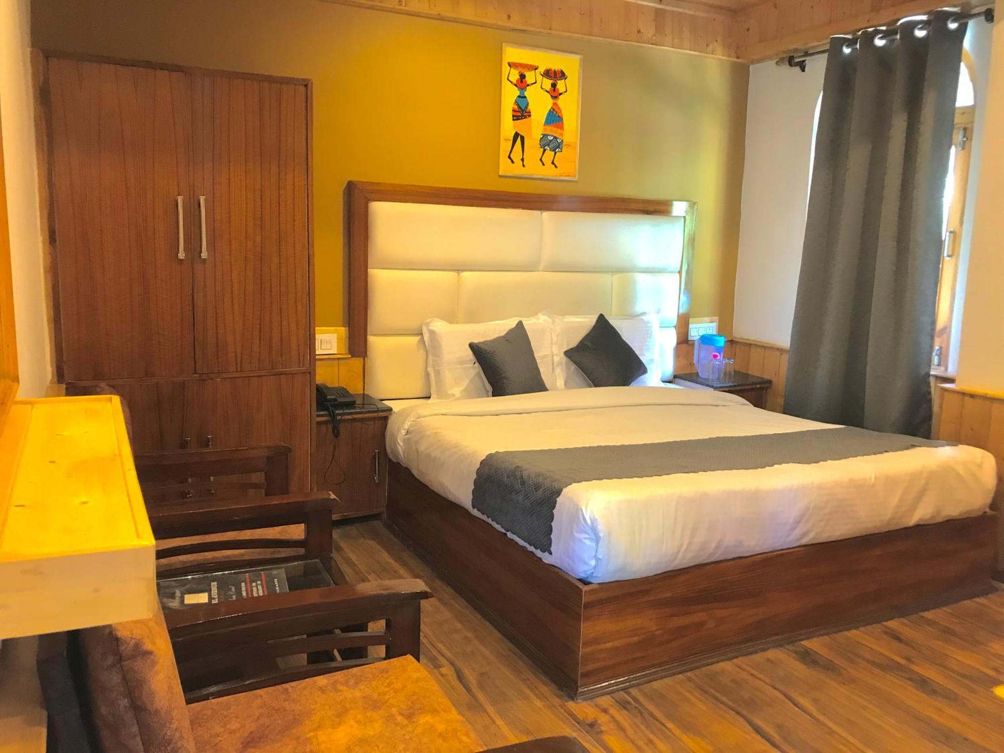 The Avenue Hotel , Manali A River Side Hotel Екстер'єр фото
