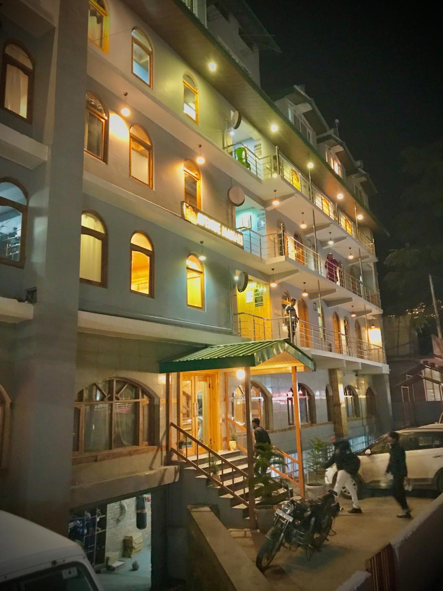 The Avenue Hotel , Manali A River Side Hotel Екстер'єр фото
