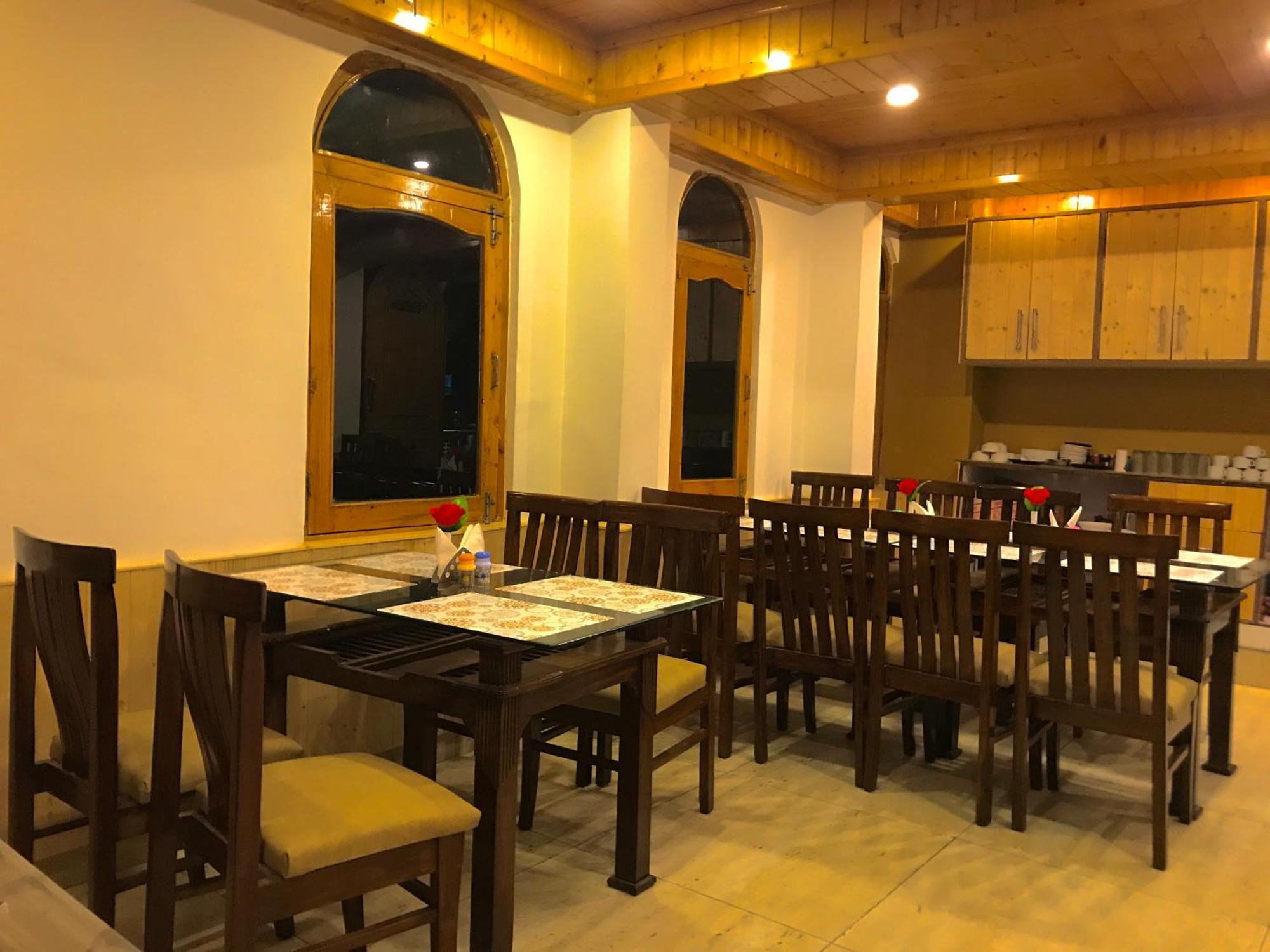 The Avenue Hotel , Manali A River Side Hotel Екстер'єр фото