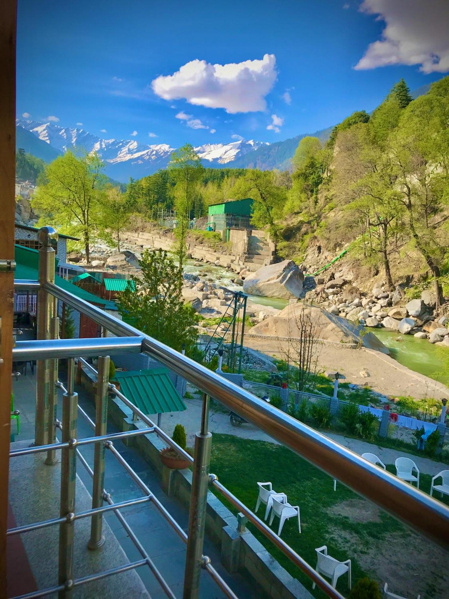 The Avenue Hotel , Manali A River Side Hotel Екстер'єр фото