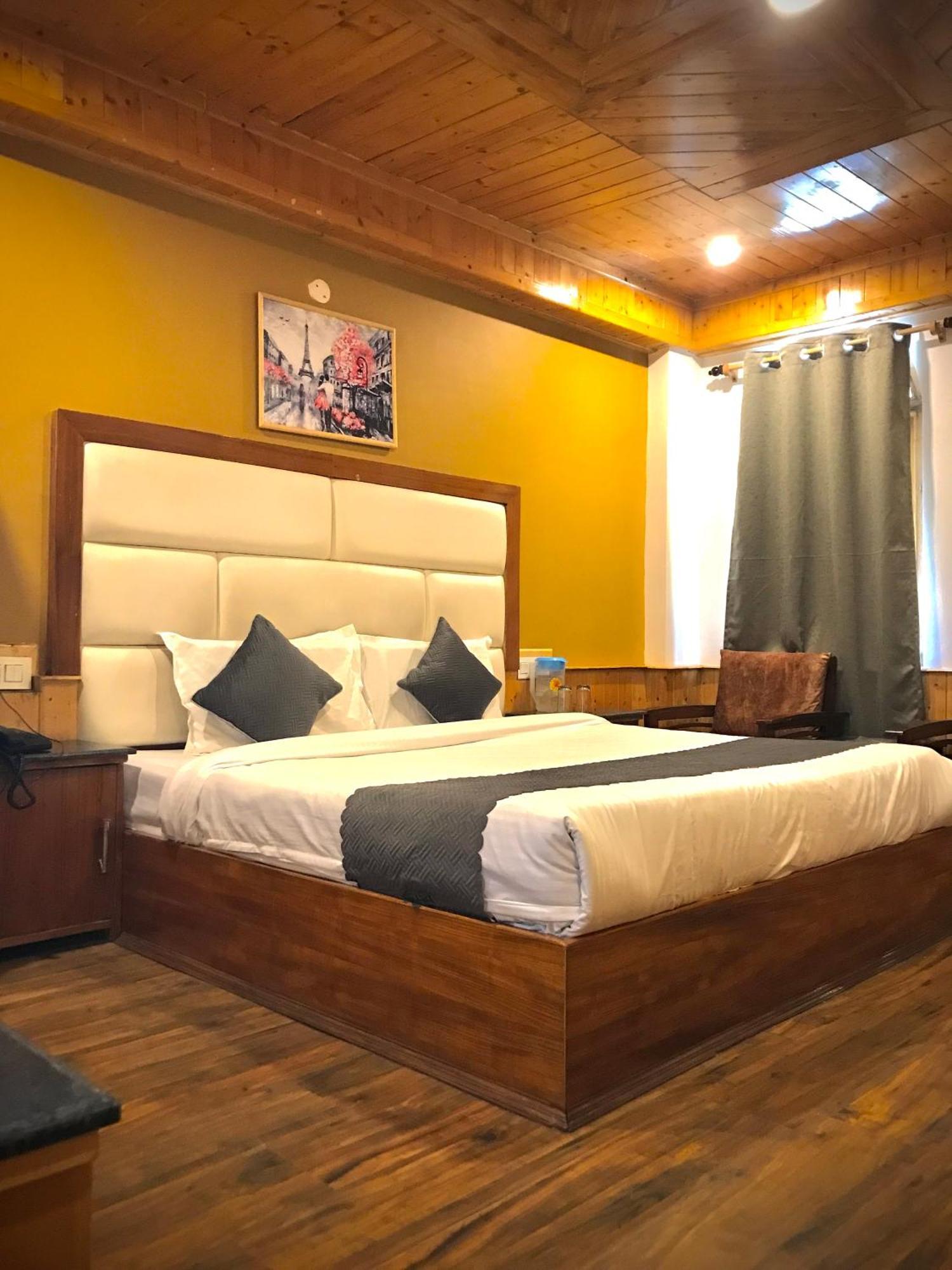The Avenue Hotel , Manali A River Side Hotel Екстер'єр фото